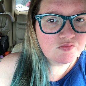 Meet your Posher, Alicia